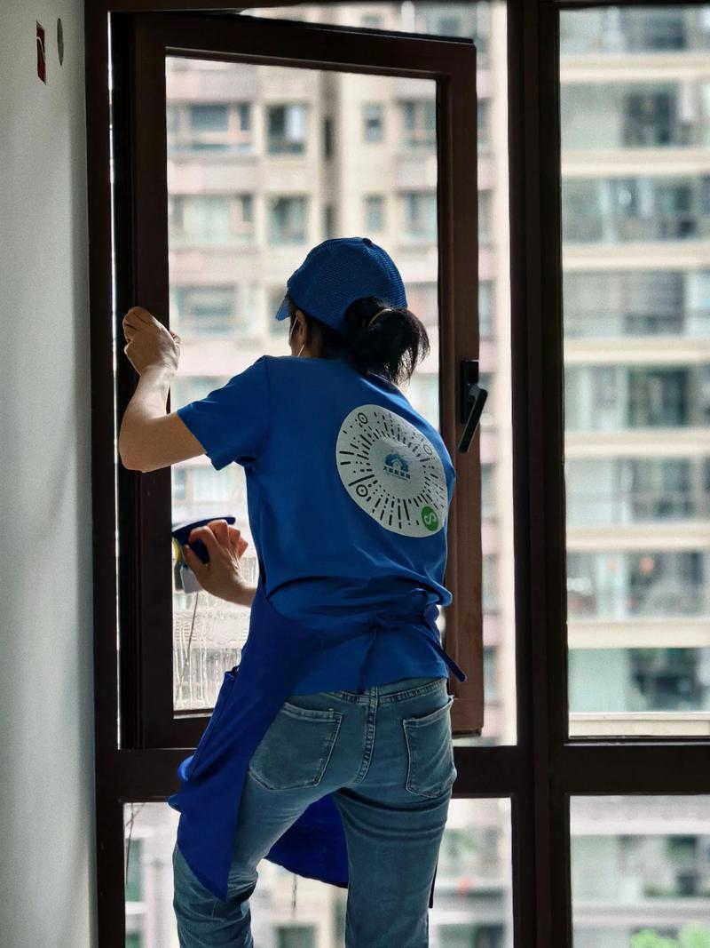 选择我们家政保洁服务